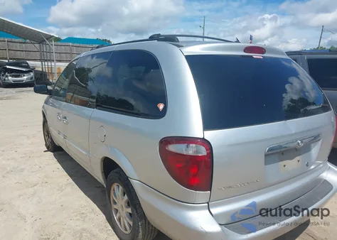 2003 Chrysler Town & Country Lxi z USA, uszkodzony, nr VIN 2C4GP54L33R274878